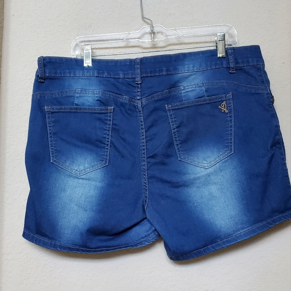 VIP Blue Denim Jean Shorts.  Size 19/20 - Picture 2 of 4